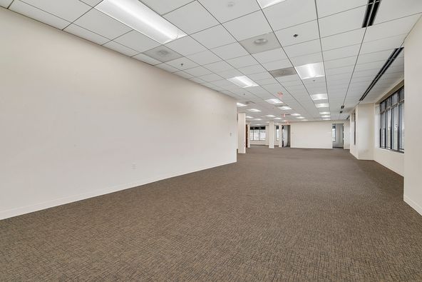 106 Catoctin Cir SE, Leesburg, VA 20175